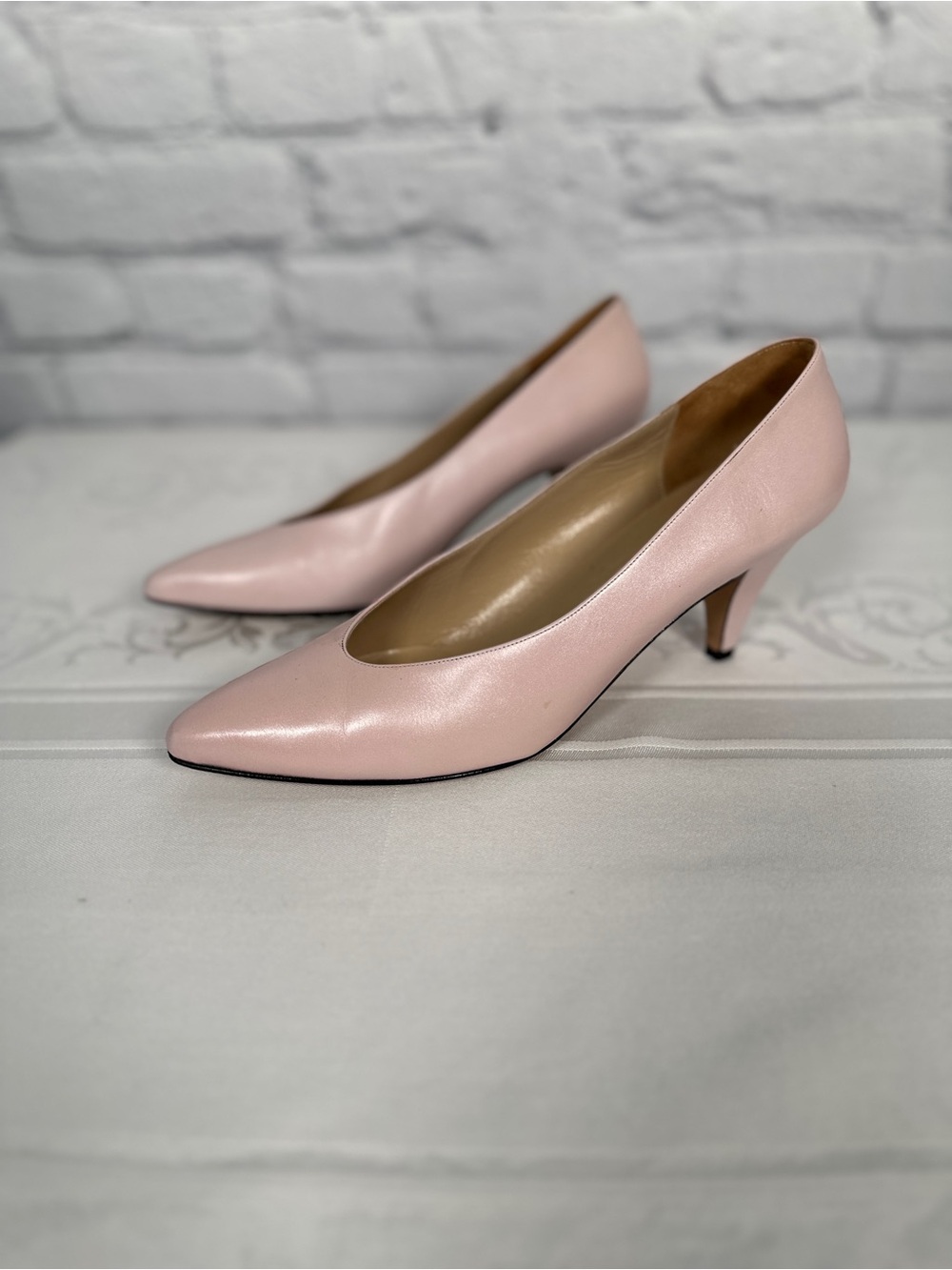 Amalfi Blush Pink Pointed Toe Mid Heel Pumps Italy 9.5AA/Narrow